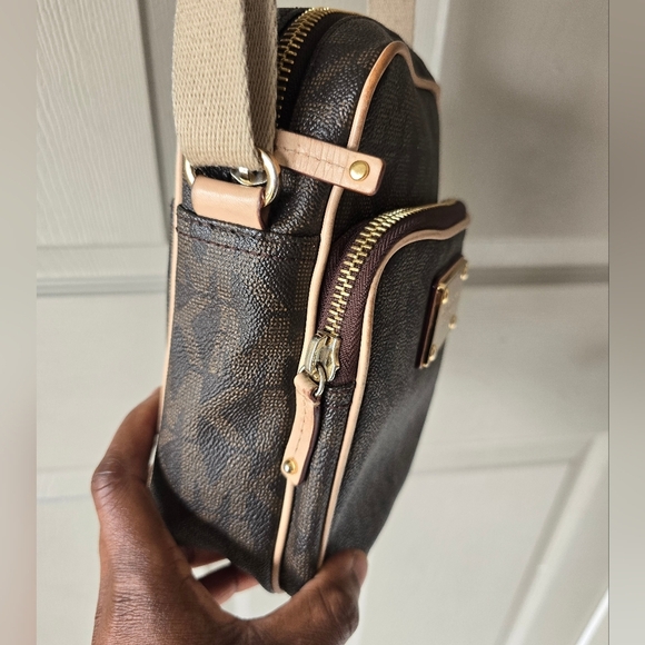 Michael Kors Brown and Tan Crossbody Bag - Picture 4 of 15
